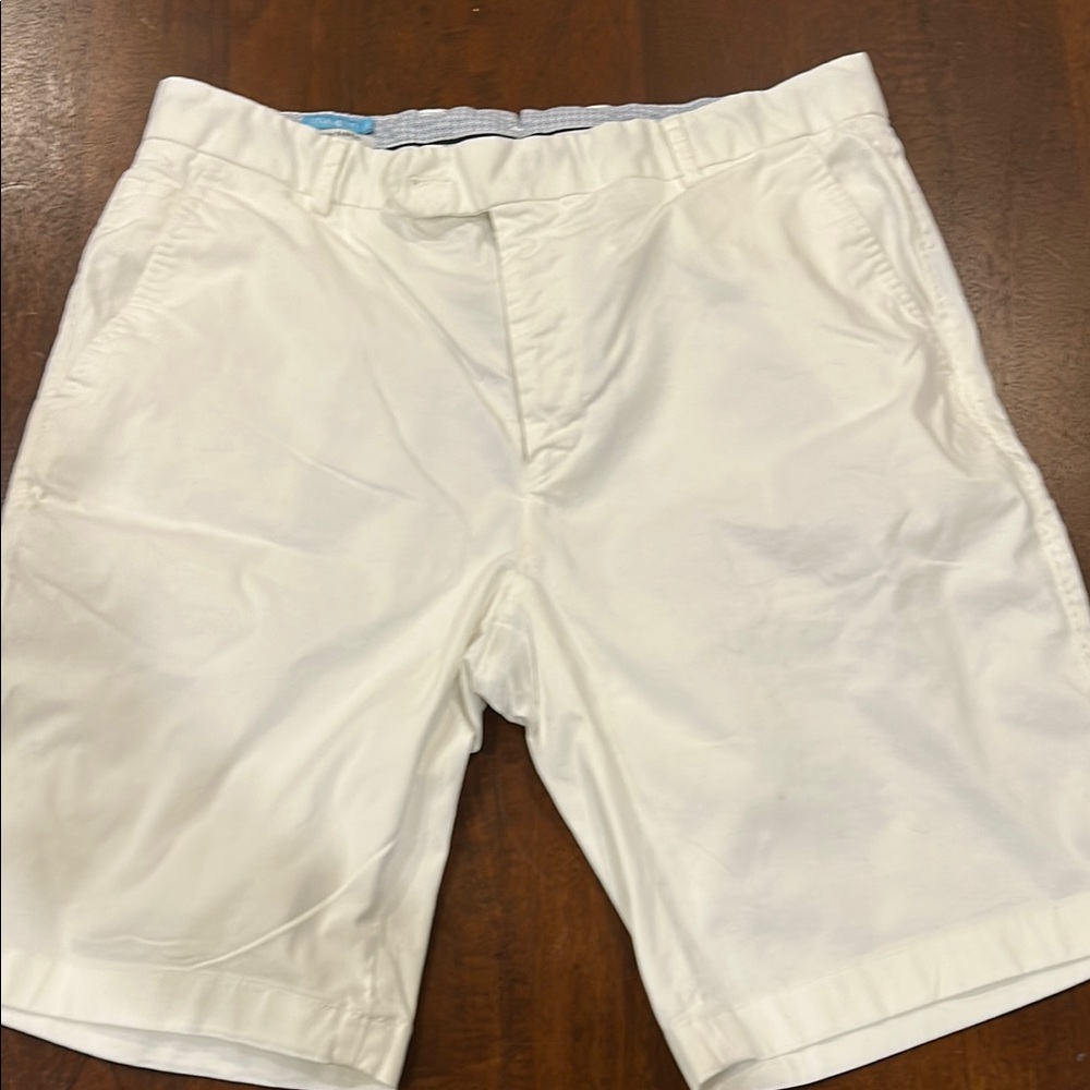 J. McLaughlin White Flat Front Shorts